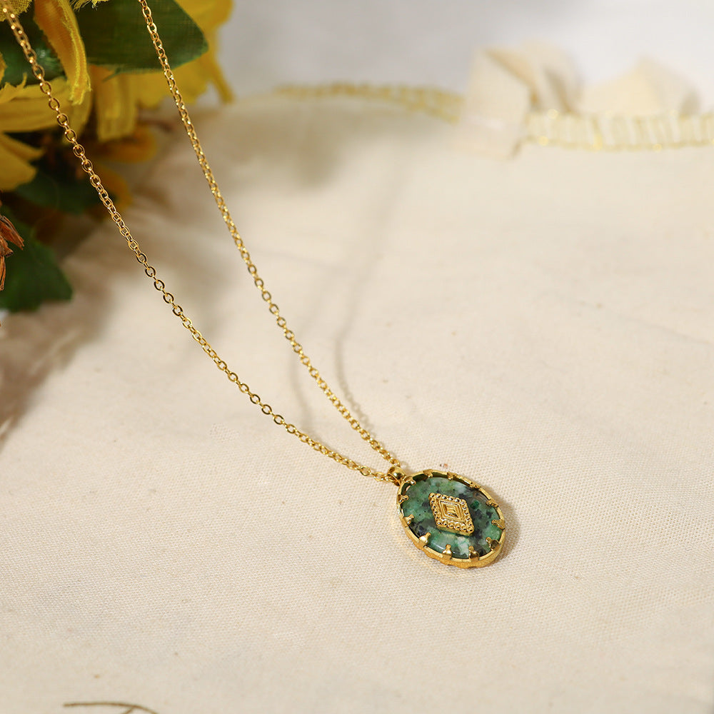 European and American square necklace niche high-end retro collarbone chain necklace accessories for women