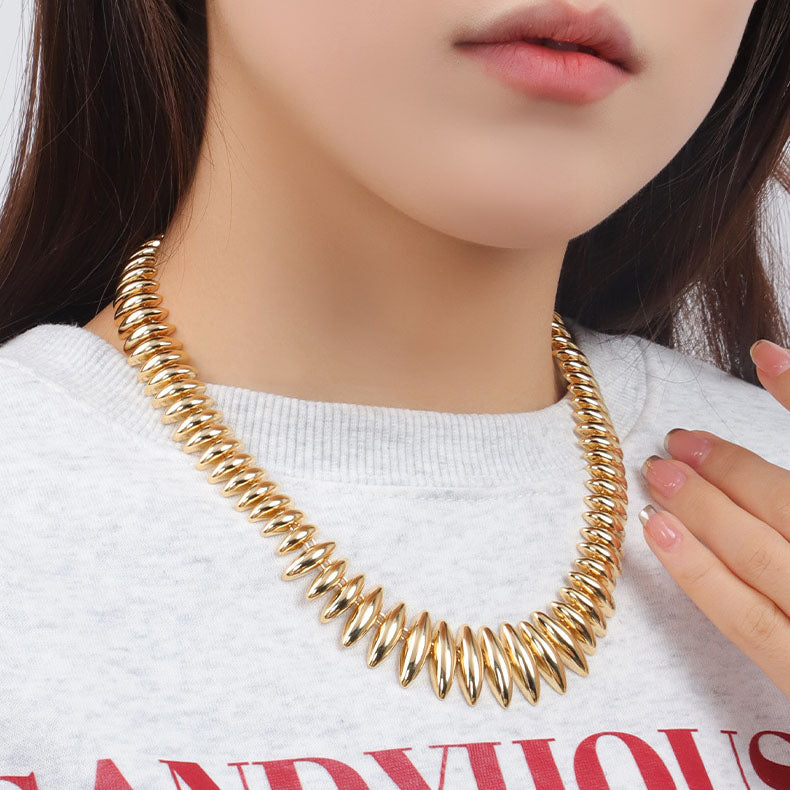 Retro Exquisite Geometric Necklace Women's Versatile High-end Ins Style Light Luxurious Temperament Necklace