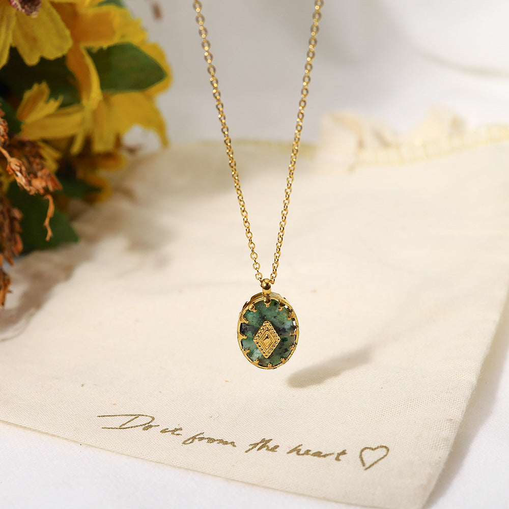 European and American square necklace niche high-end retro collarbone chain necklace accessories for women