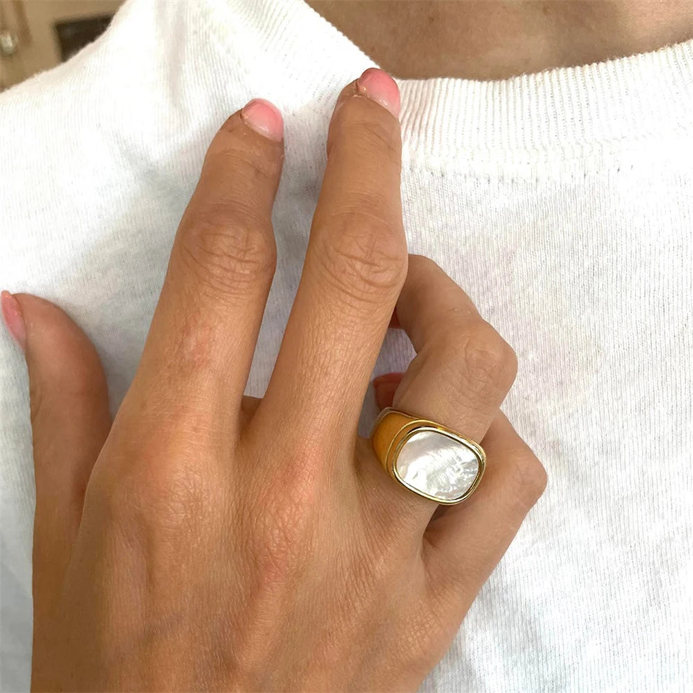 Square Vintage Shell Ladies Ring Stainless Steel White Gold Color Large Chunky Ring Party Jewelry Accessories Gift Dinner