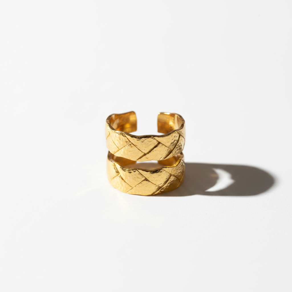 Anel Bague Froissé — dourado
