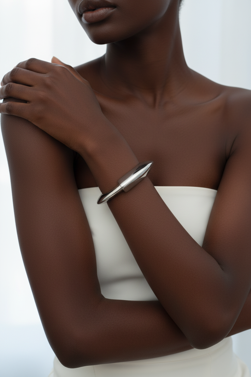 Bangle Prateado Modelo Negra 1