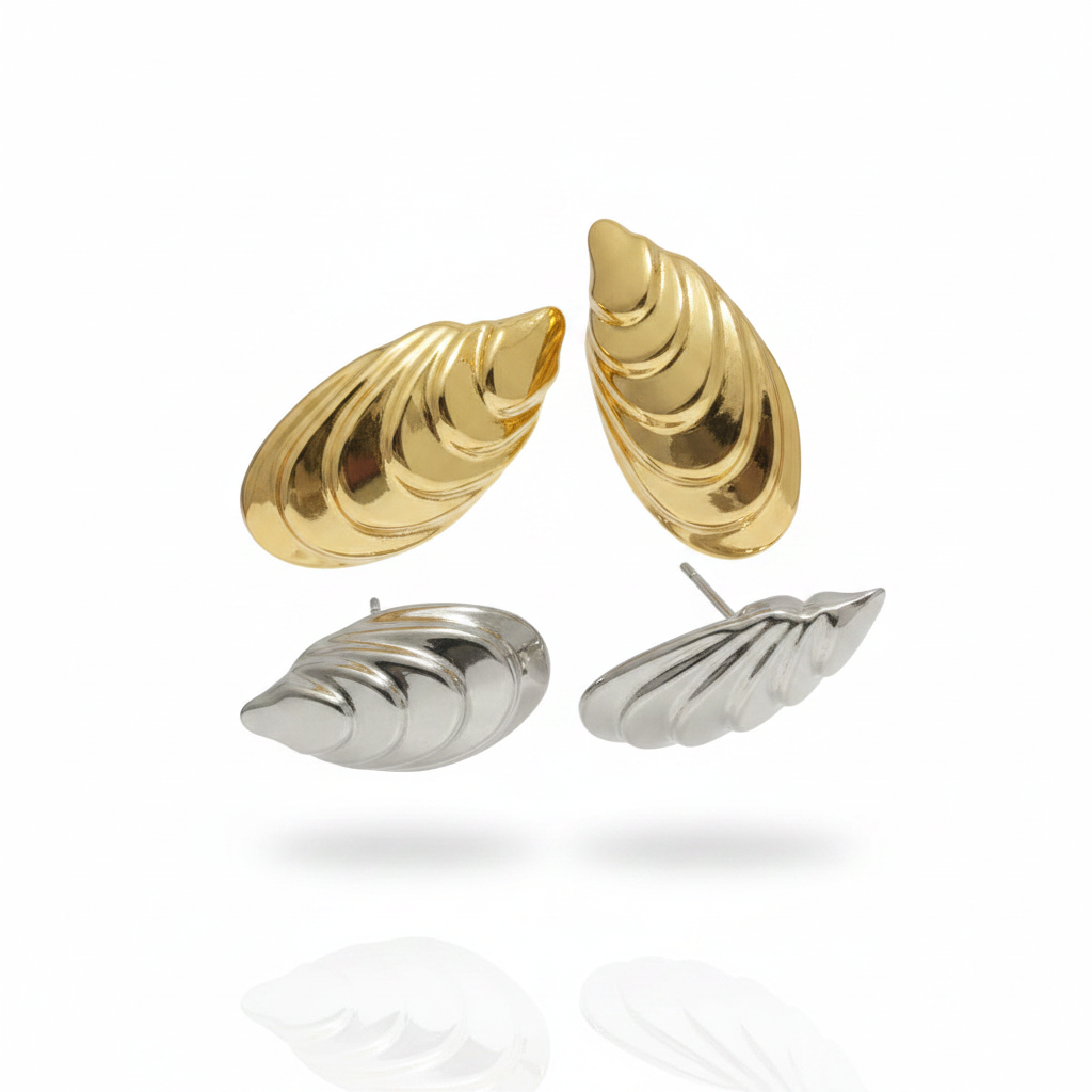 Brinco Coquille — dourado e prata