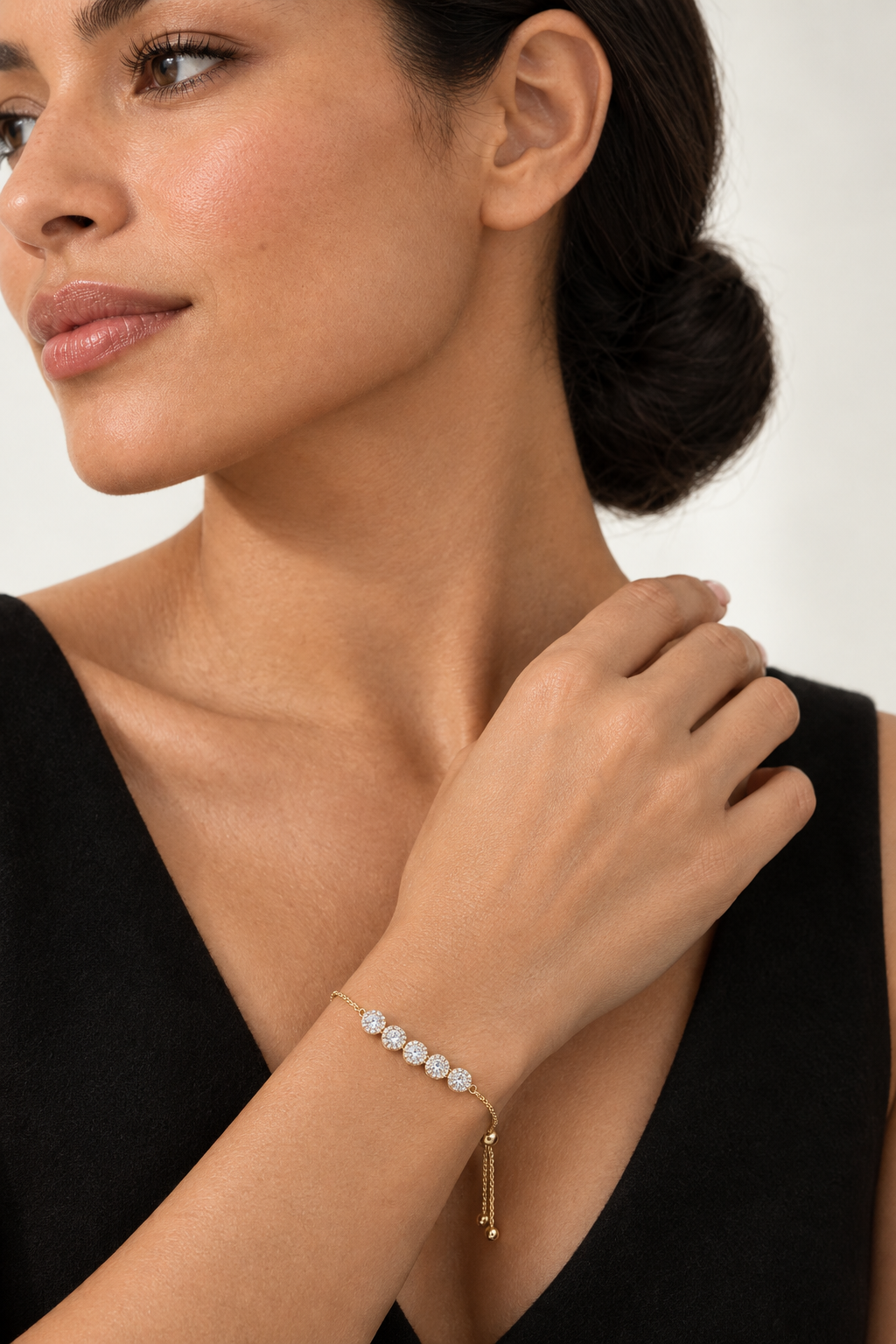 Close-up da pulseira com a modelo Éclat Raffiné