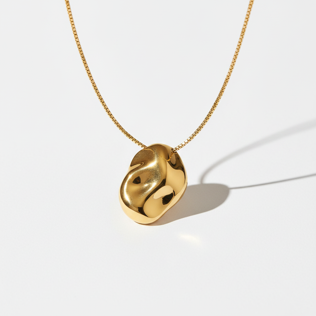Colar Brut flat lay