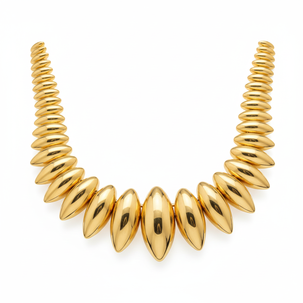 Colar Escama Dourado — close-up