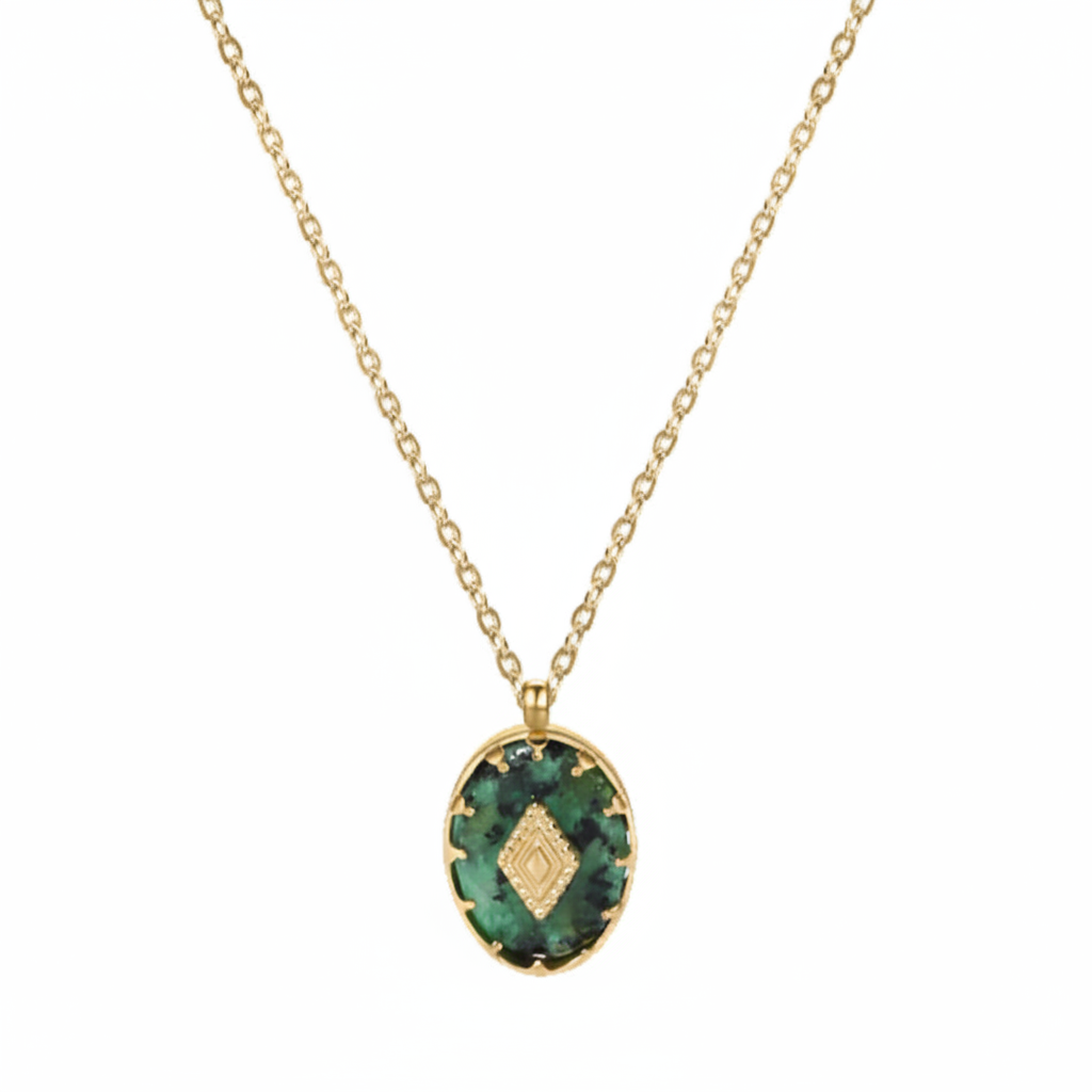 Colar Pedra Verde flat lay