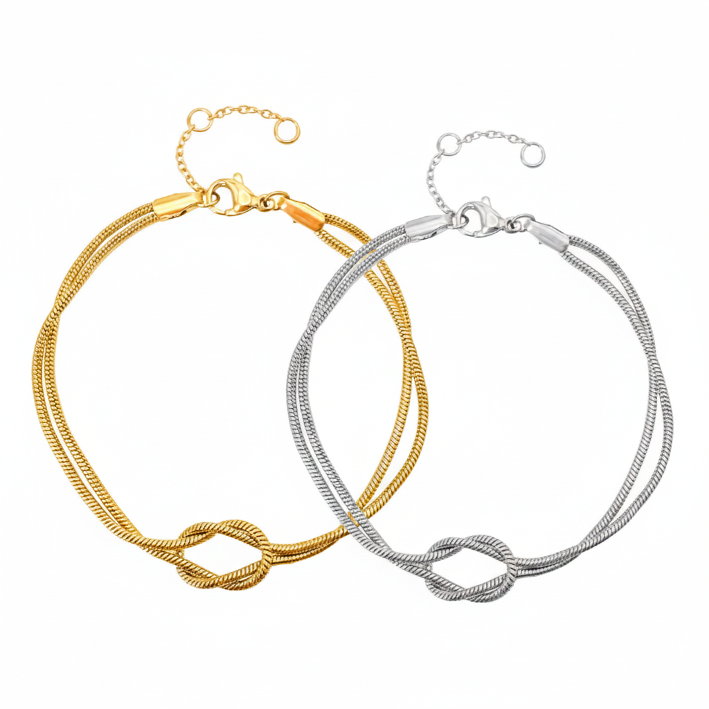 Pulseiras dourada e prateada juntas
